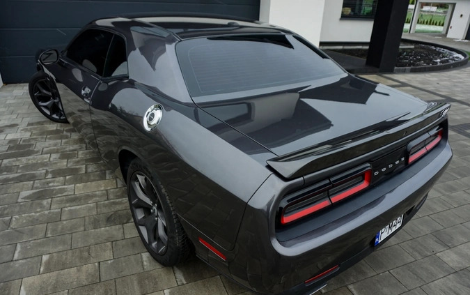 Dodge Challenger cena 129990 przebieg: 101000, rok produkcji 2019 z Czarnków małe 172